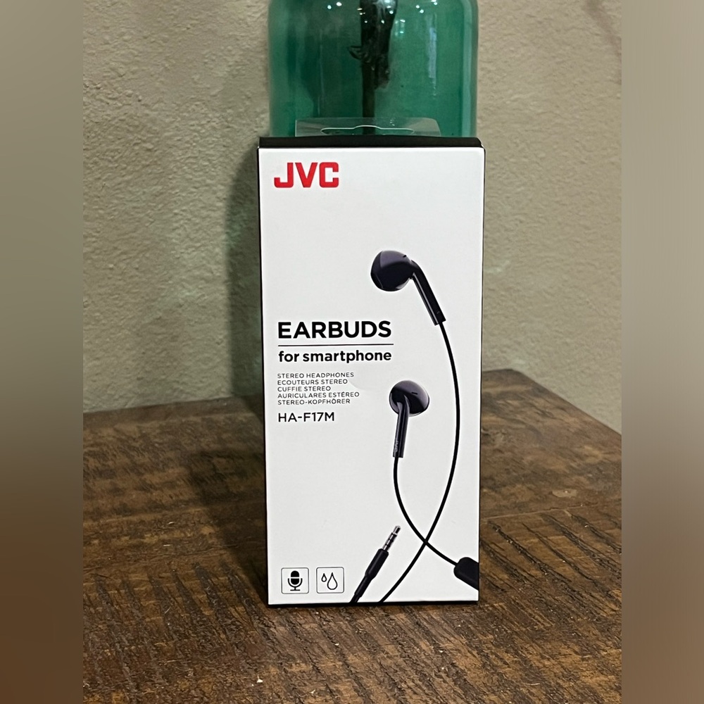 JVC Black Earbuds for Smartphones, stereo headphones, HA-F17M, new!